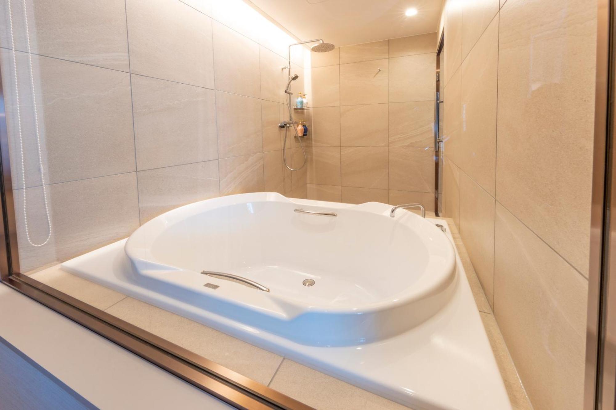 Hotel Springs Makuhari Premier Chiba Dış mekan fotoğraf
