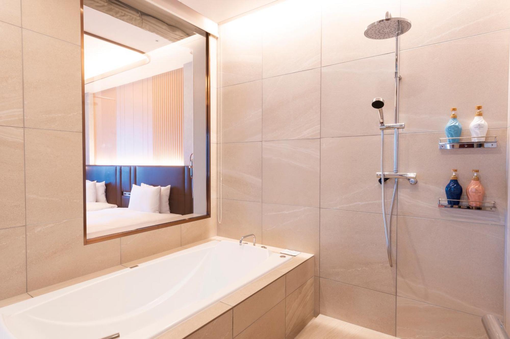 Hotel Springs Makuhari Premier Chiba Dış mekan fotoğraf